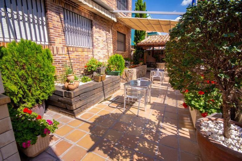 Hostal El Cruce Paracuellos de Jarama Zewnętrze zdjęcie
