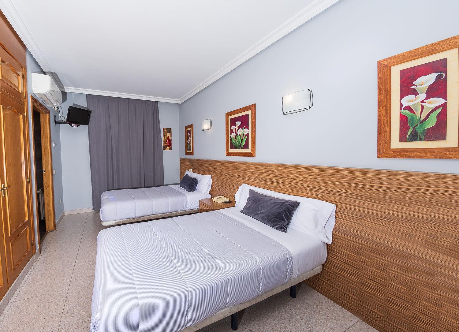 Hostal El Cruce Paracuellos de Jarama Zewnętrze zdjęcie