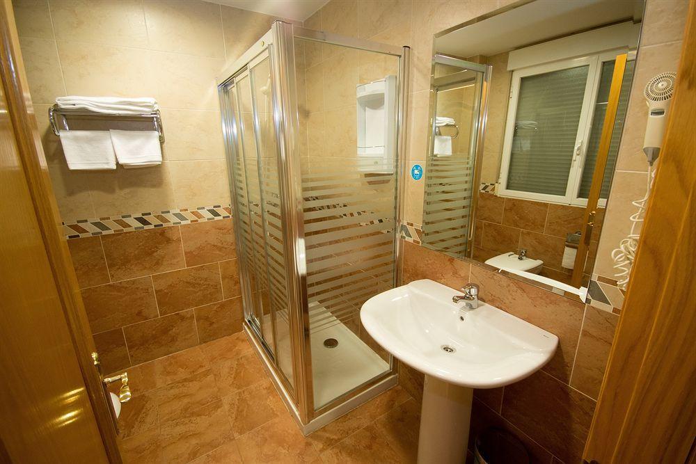 Hostal El Cruce Paracuellos de Jarama Zewnętrze zdjęcie